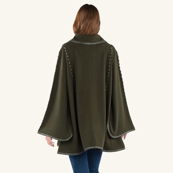NWT Patricia Nash Sleeved Cape - Picture 3 of 10